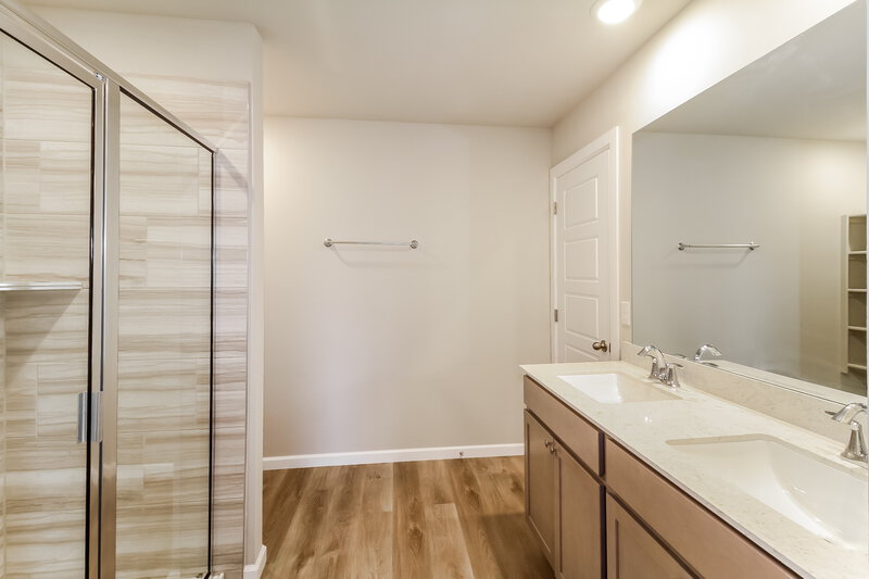 1,715/Mo, 10405 SW 40th Street Mustang, OK 73064 Main Bathroom View 2