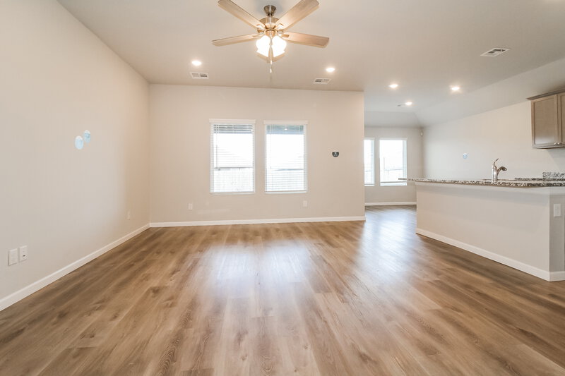 1,825/Mo, 10409 SW 40th Street Mustang, OK 73064 Living Room View