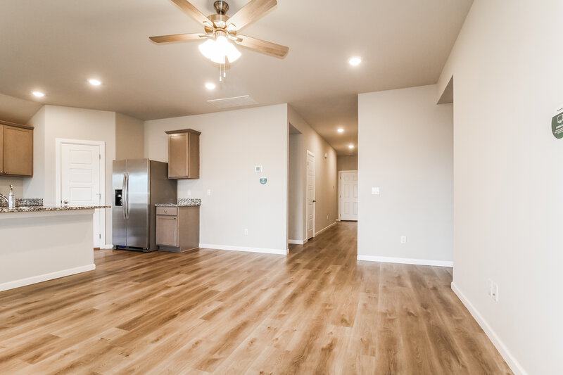 1,825/Mo, 10409 SW 40th Street Mustang, OK 73064 Living Room View 2
