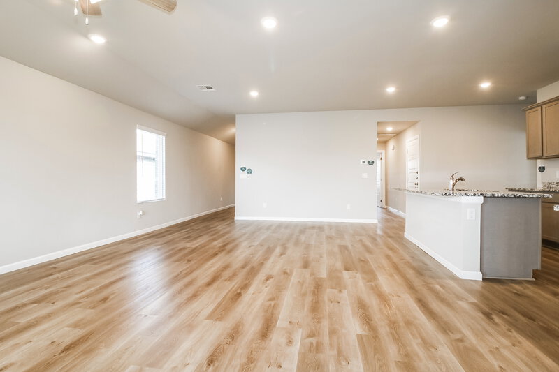 1,715/Mo, 10417 SW 40th Street Mustang, OK 73064 Living Room View