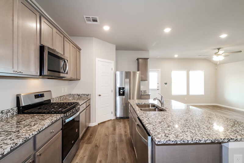 1,715/Mo, 10417 SW 40th Street Mustang, OK 73064 Kitchen View