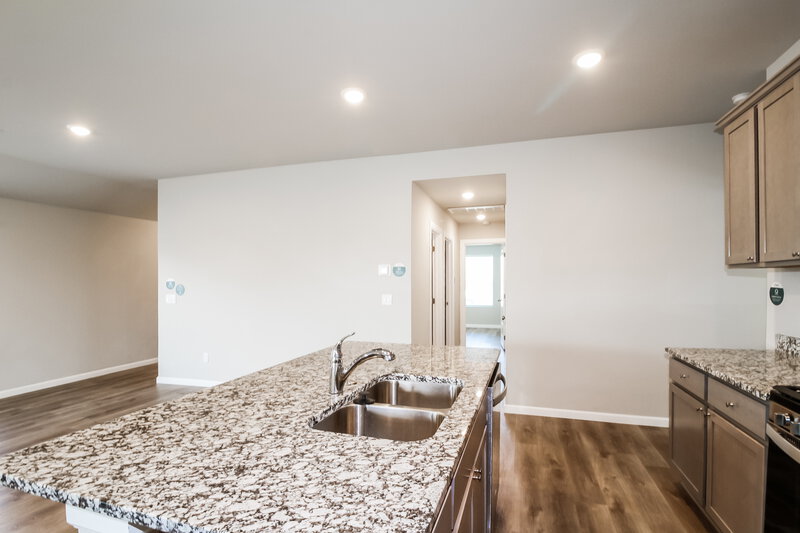 1,715/Mo, 10417 SW 40th Street Mustang, OK 73064 Kitchen View 2