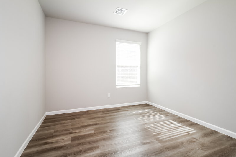 1,715/Mo, 10417 SW 40th Street Mustang, OK 73064 Bedroom View 3