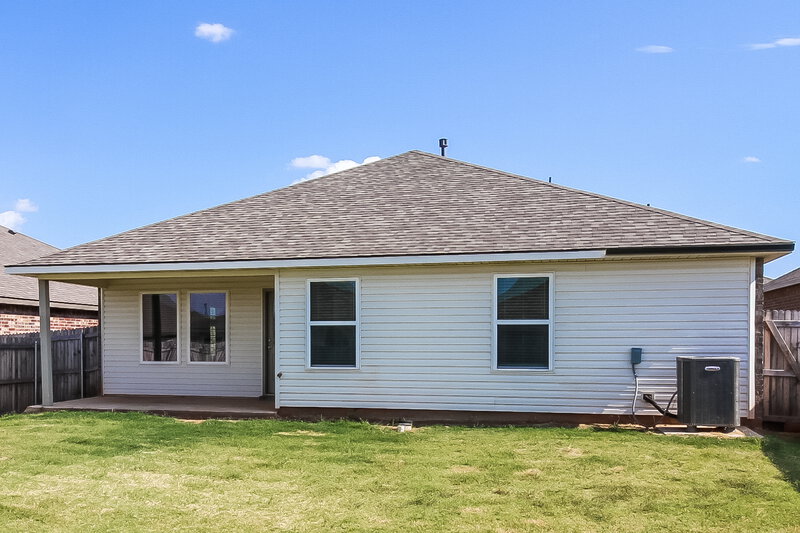 1,715/Mo, 10417 SW 40th Street Mustang, OK 73064 Rear View