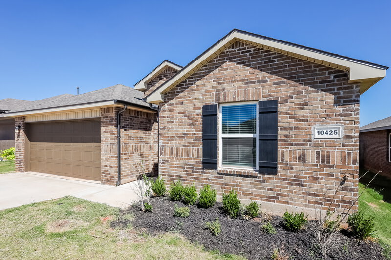 1,710/Mo, 10425 SW 40th Street Mustang, OK 73064 Front View
