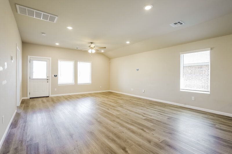 1,710/Mo, 10425 SW 40th Street Mustang, OK 73064 Living Room View