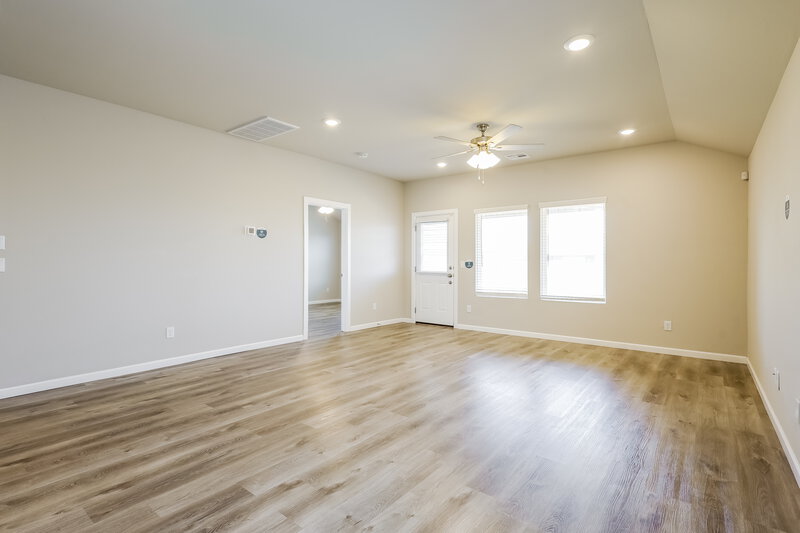 1,710/Mo, 10425 SW 40th Street Mustang, OK 73064 Living Room View 2