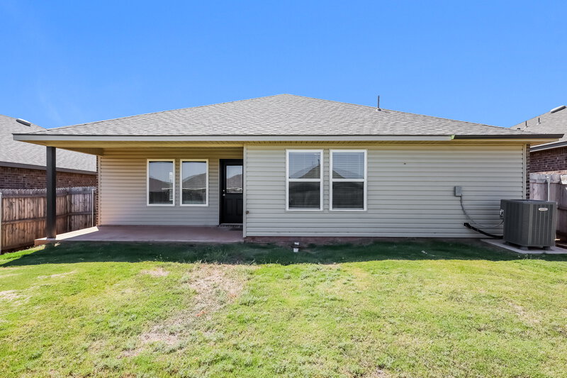 1,710/Mo, 10425 SW 40th Street Mustang, OK 73064 Rear View