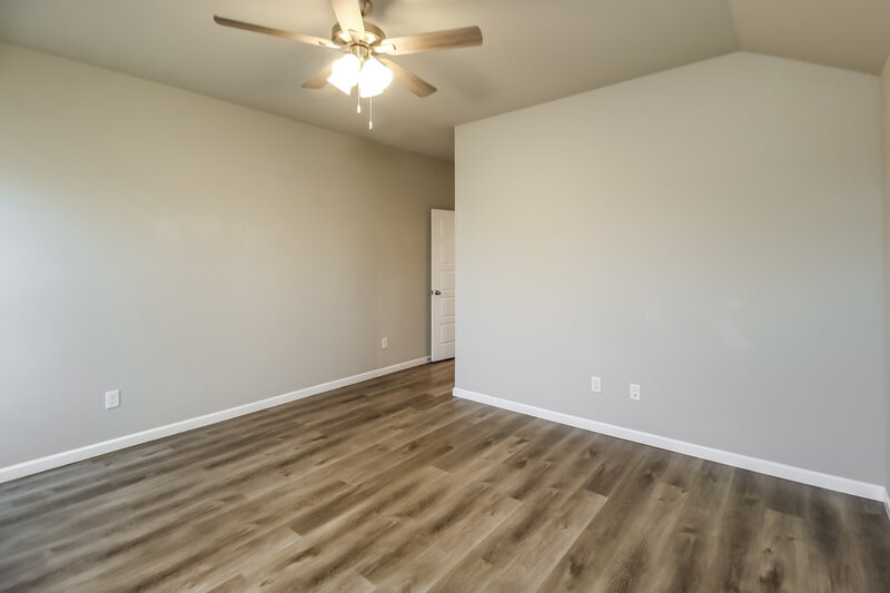 1,690/Mo, 10505 SW 40th Street Mustang, OK 73064 Main Bedroom View 2