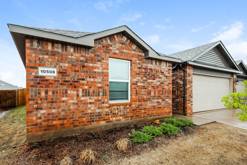 1,690/Mo, 10508 SW 40th Street Mustang, OK 73064 Front View