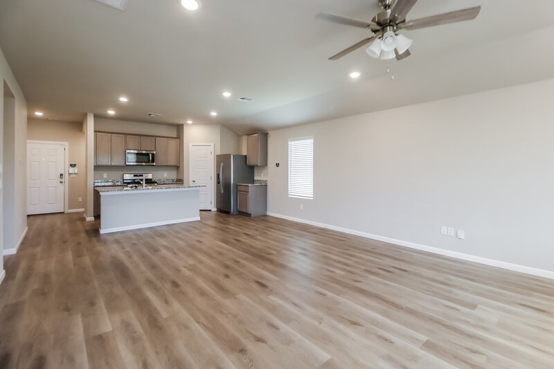 1,850/Mo, 10504 SW 40th Street Mustang, OK 73064 Living Room View