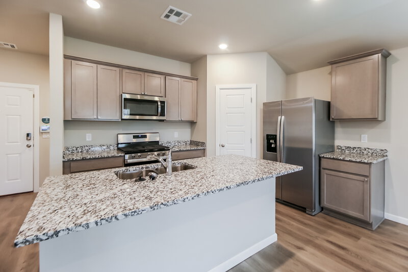 1,850/Mo, 10504 SW 40th Street Mustang, OK 73064 Kitchen View 2