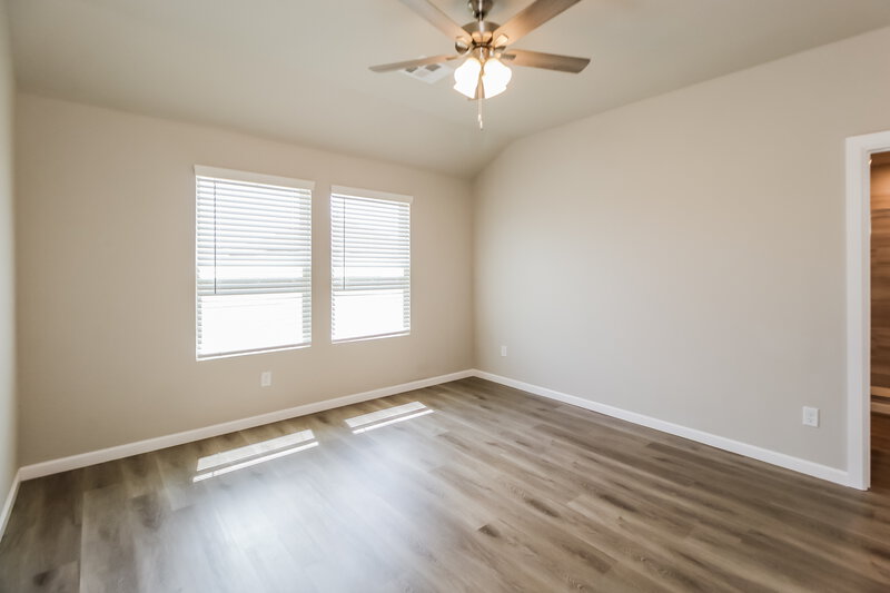 1,850/Mo, 10504 SW 40th Street Mustang, OK 73064 Main Bedroom View