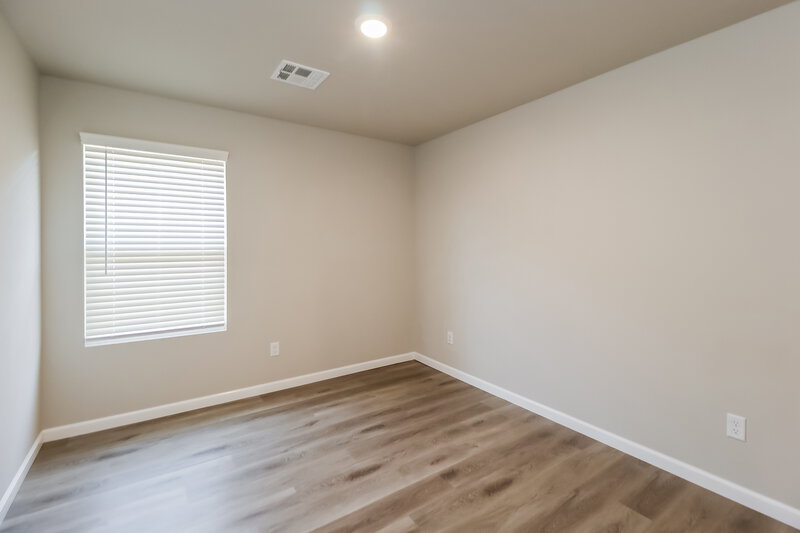 1,850/Mo, 10504 SW 40th Street Mustang, OK 73064 Bedroom View 2