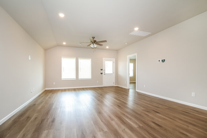 1,810/Mo, 10412 SW 40th Street Mustang, OK 73064 Living Room View 2