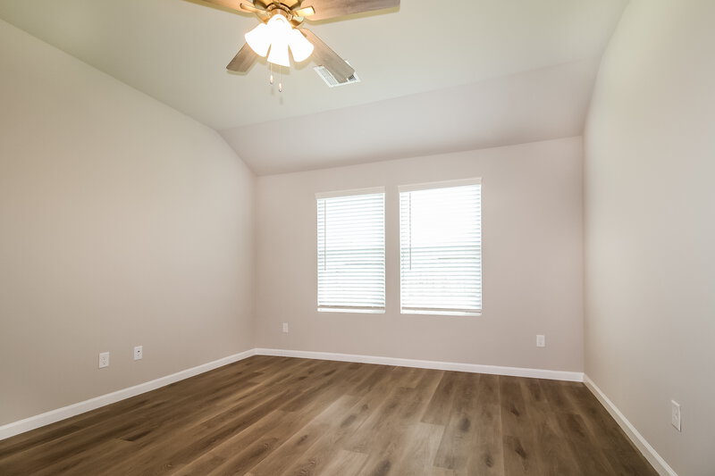 1,810/Mo, 10412 SW 40th Street Mustang, OK 73064 Main Bedroom View