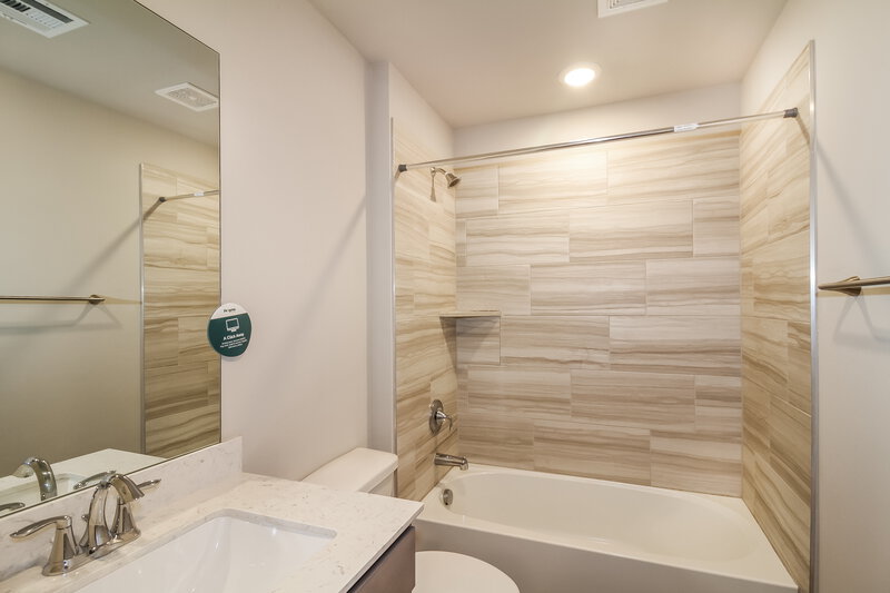 1,810/Mo, 10412 SW 40th Street Mustang, OK 73064 Bathroom View 2