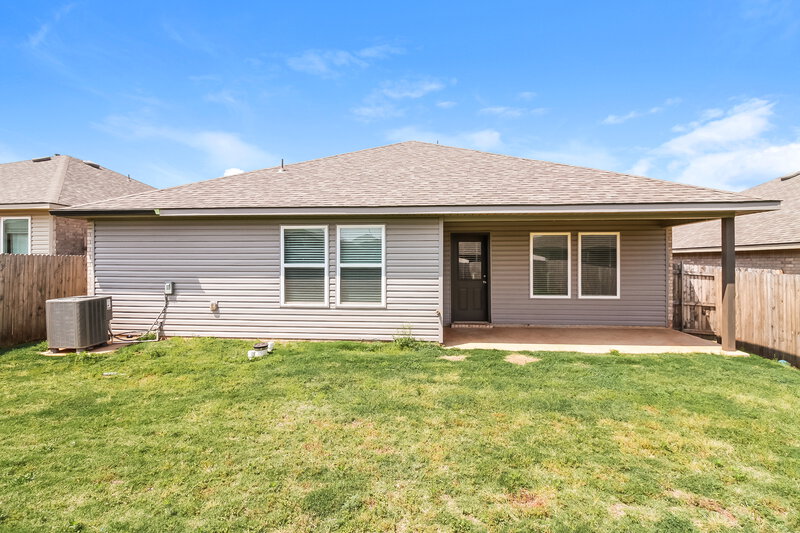 1,810/Mo, 10412 SW 40th Street Mustang, OK 73064 Rear View