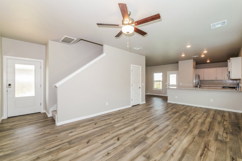 2,210/Mo, 12709 Torretta Way Yukon, OK 73099 Living Room View 2