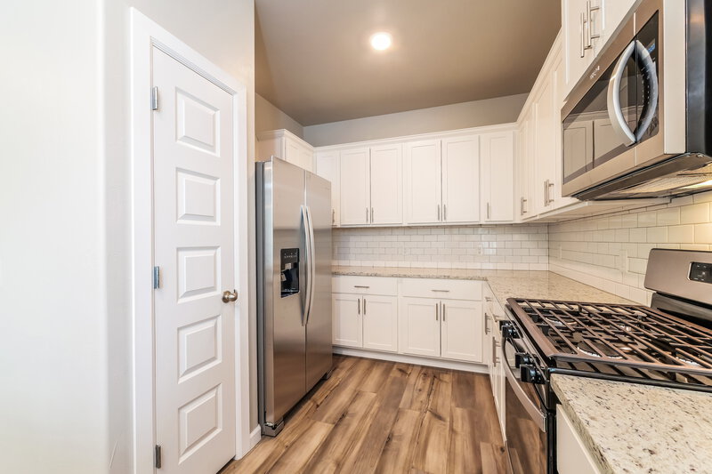 2,210/Mo, 12709 Torretta Way Yukon, OK 73099 Kitchen View 2