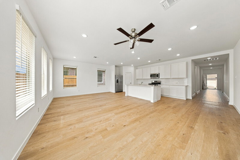 1,865/Mo, 9112 SW 19th St Oklahoma City, OK 73128 Living Room View 2