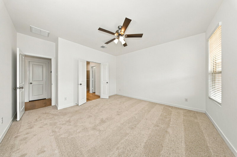 1,865/Mo, 9112 SW 19th St Oklahoma City, OK 73128 Primary Bedroom View