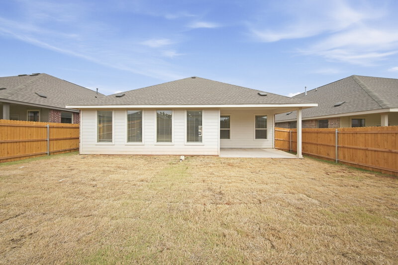 1,865/Mo, 9112 SW 19th St Oklahoma City, OK 73128 Rear View
