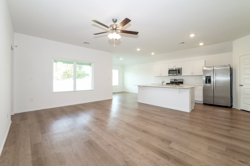1,965/Mo, 5832 Norway Spruce St Edmond, OK 73034 Living Room View