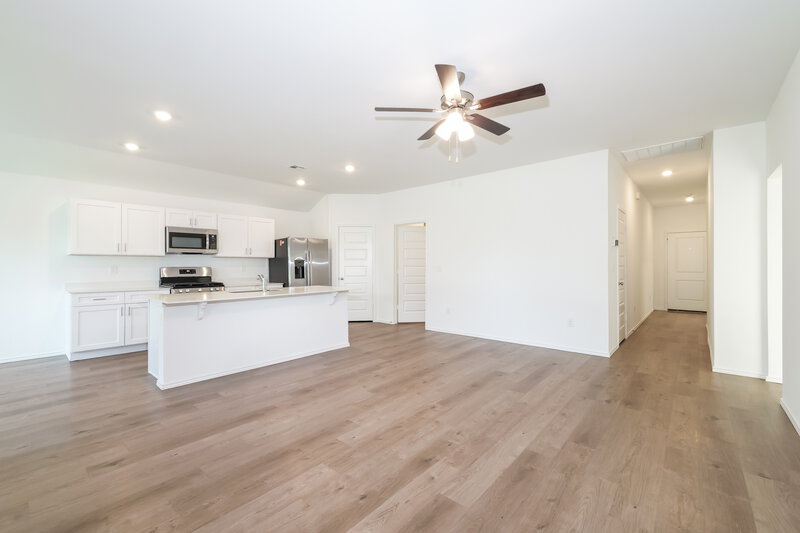 1,965/Mo, 5832 Norway Spruce St Edmond, OK 73034 Living Room View 2