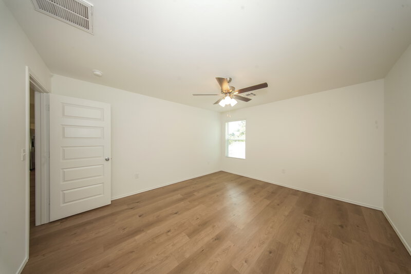 2,200/Mo, 5908 Norway Spruce St Edmond, OK 73034 Main Bedroom View
