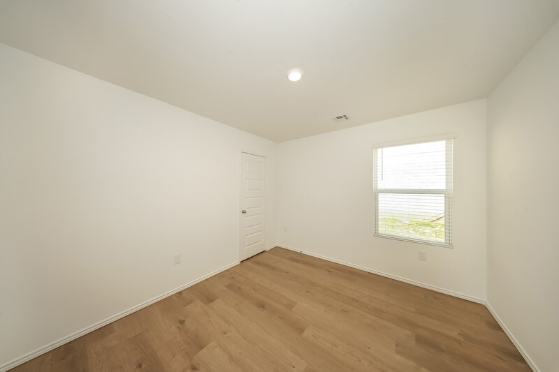 2,200/Mo, 5908 Norway Spruce St Edmond, OK 73034 Bedroom View
