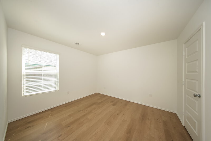 2,200/Mo, 5908 Norway Spruce St Edmond, OK 73034 Bedroom View 3