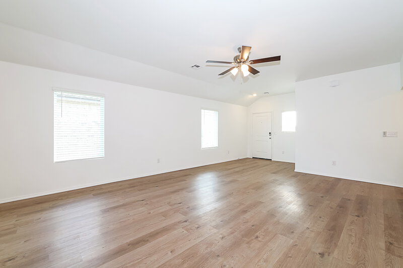1,585/Mo, 12825 Torretta Way Yukon, OK 73099 Living Room View