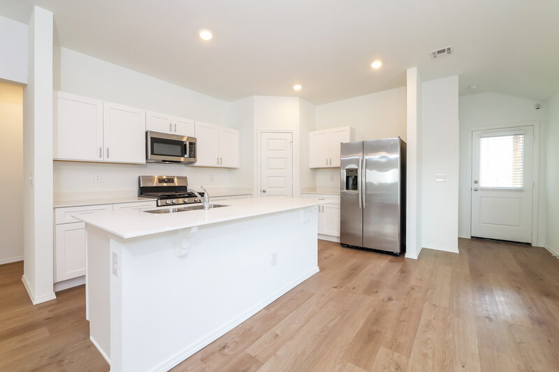 1,585/Mo, 12825 Torretta Way Yukon, OK 73099 Kitchen View 3