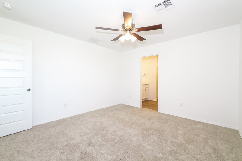 1,585/Mo, 12825 Torretta Way Yukon, OK 73099 Main Bedroom View 2
