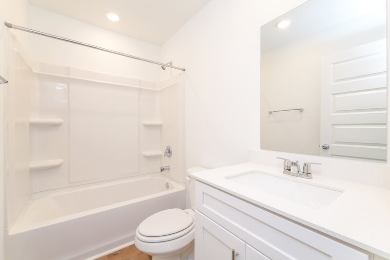 1,585/Mo, 12825 Torretta Way Yukon, OK 73099 Bathroom View