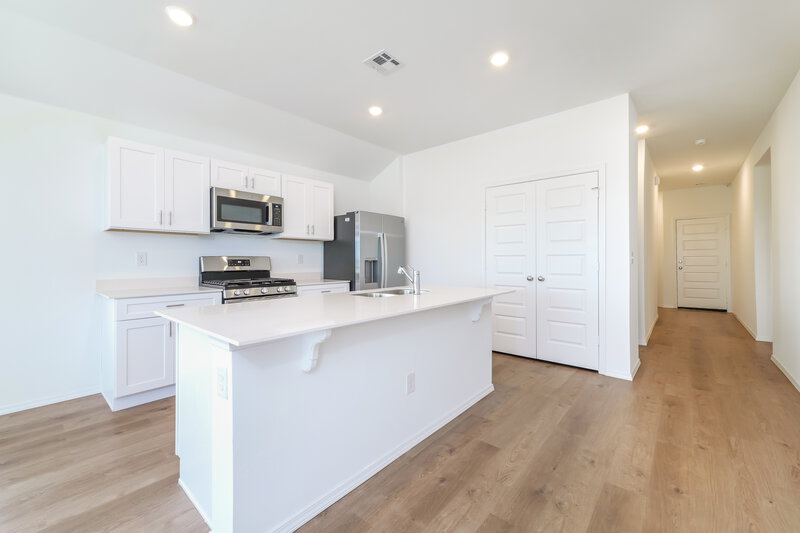 1,730/Mo, 12816 Torretta Way Yukon, OK 73099 Kitchen View