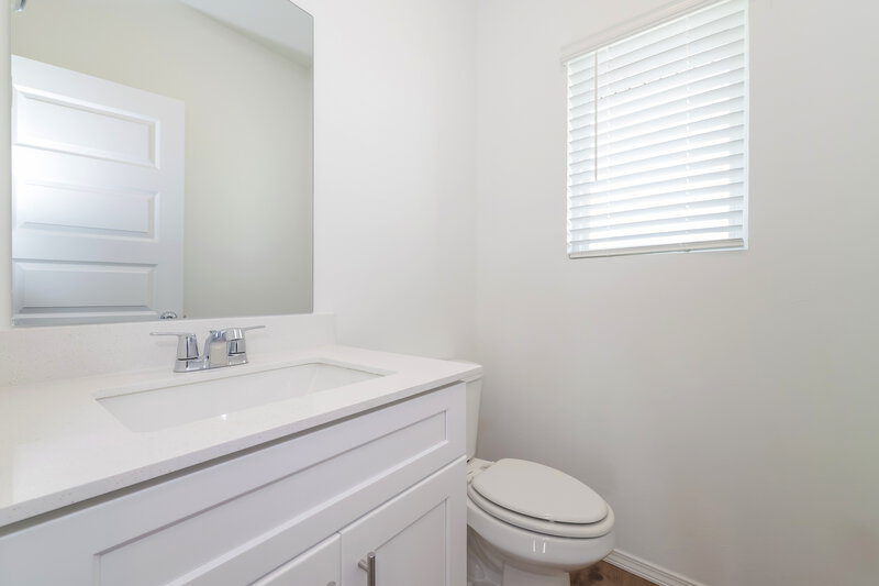 1,990/Mo, 12812 Torretta Way Yukon, OK 73099 Bathroom View