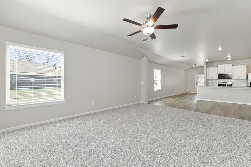 1,815/Mo, 12700 Carrara Ln Yukon, OK 73099 Living Room View