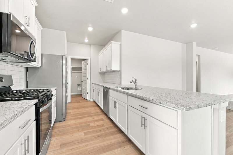 1,815/Mo, 12700 Carrara Ln Yukon, OK 73099 Kitchen View