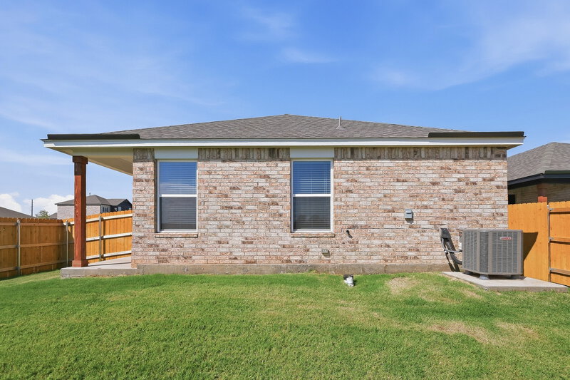 1,815/Mo, 12700 Carrara Ln Yukon, OK 73099 Rear View