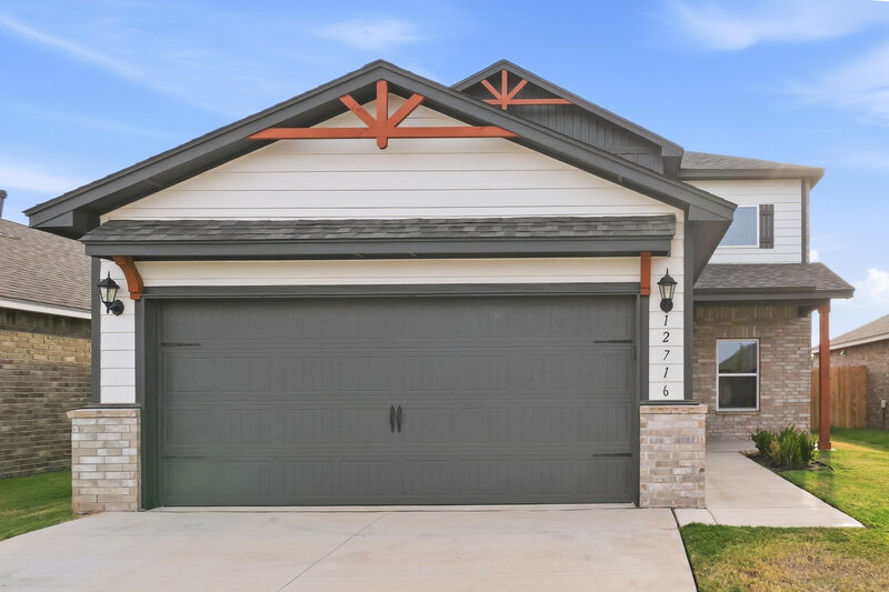 1,995/Mo, 12716 Torretta Way Yukon, OK 73099 Front View