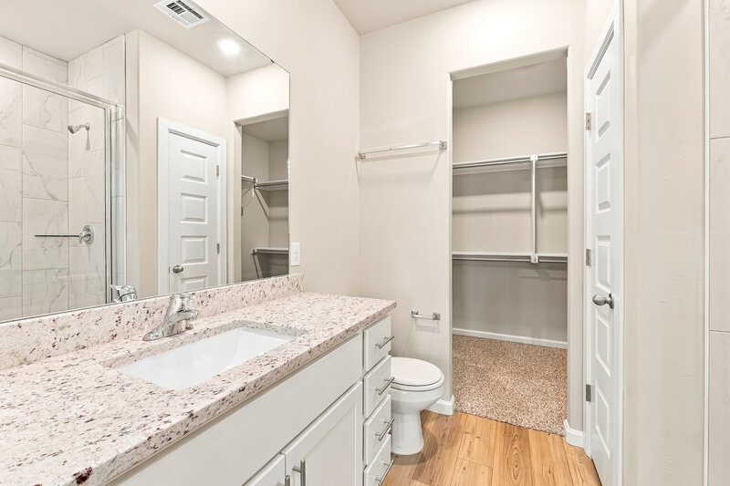 1,995/Mo, 12716 Torretta Way Yukon, OK 73099 Primary Bathroom View