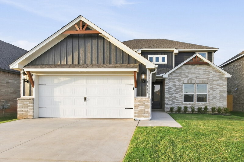 2,245/Mo, 12013 SW 30th St Yukon, OK 73099 External View