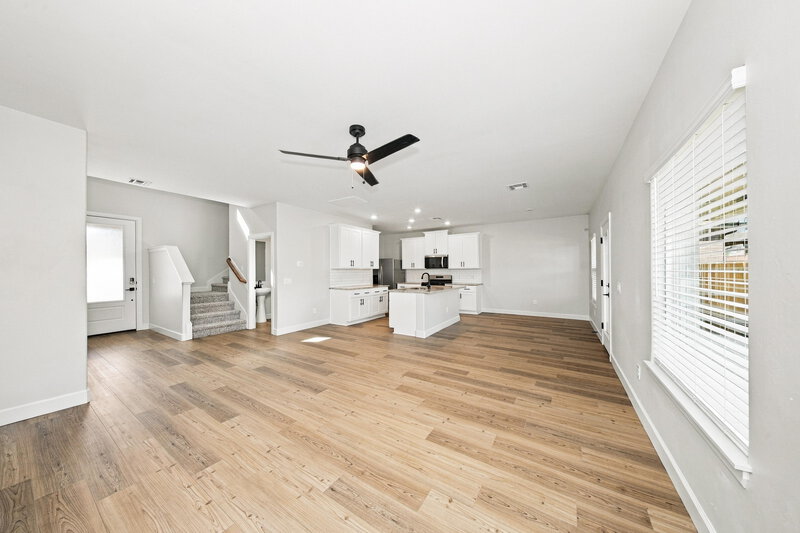 2,245/Mo, 12013 SW 30th St Yukon, OK 73099 Living Room View
