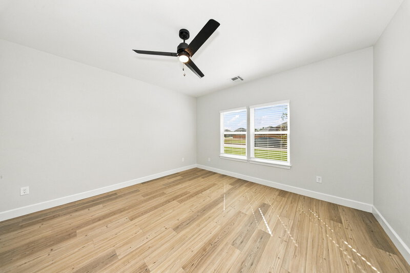 2,245/Mo, 12013 SW 30th St Yukon, OK 73099 Primary Bedroom View