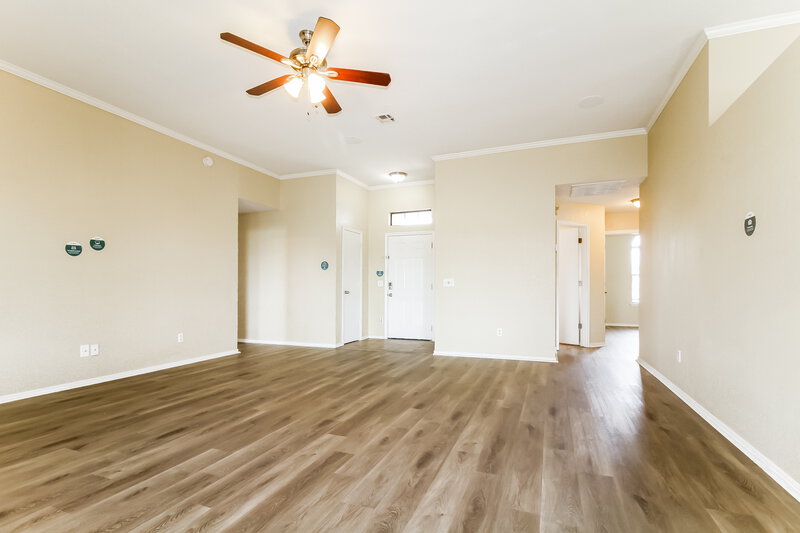 1,455/Mo, 1405 Cherokee Ln Blanchard, OK 73010 Living Room View
