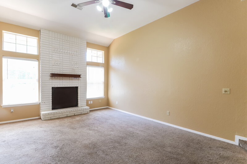 1,533/Mo, 16915 Sunny Hollow Rd Edmond, OK 73012 Living Room View
