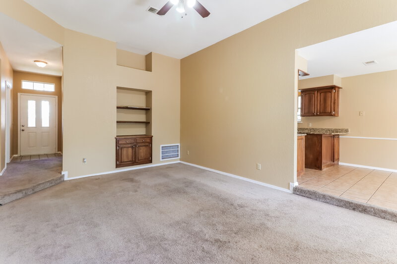 1,533/Mo, 16915 Sunny Hollow Rd Edmond, OK 73012 Living Room View 4