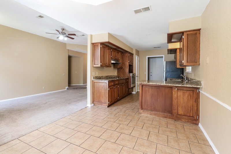 1,533/Mo, 16915 Sunny Hollow Rd Edmond, OK 73012 Kitchen View 2